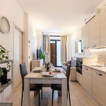 Daire Linate - 10 Minutes From Duomo, Wifi *