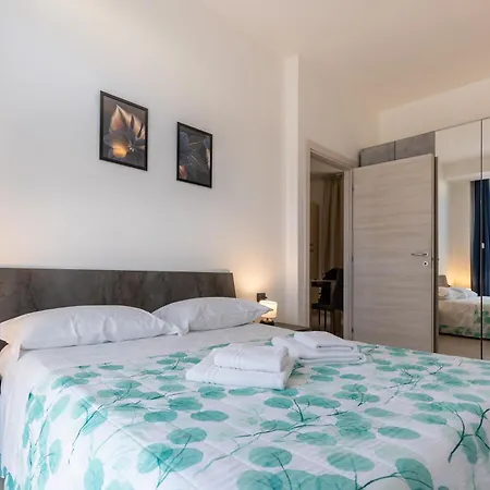 Linate - 10 Minutes From Duomo, Wifi